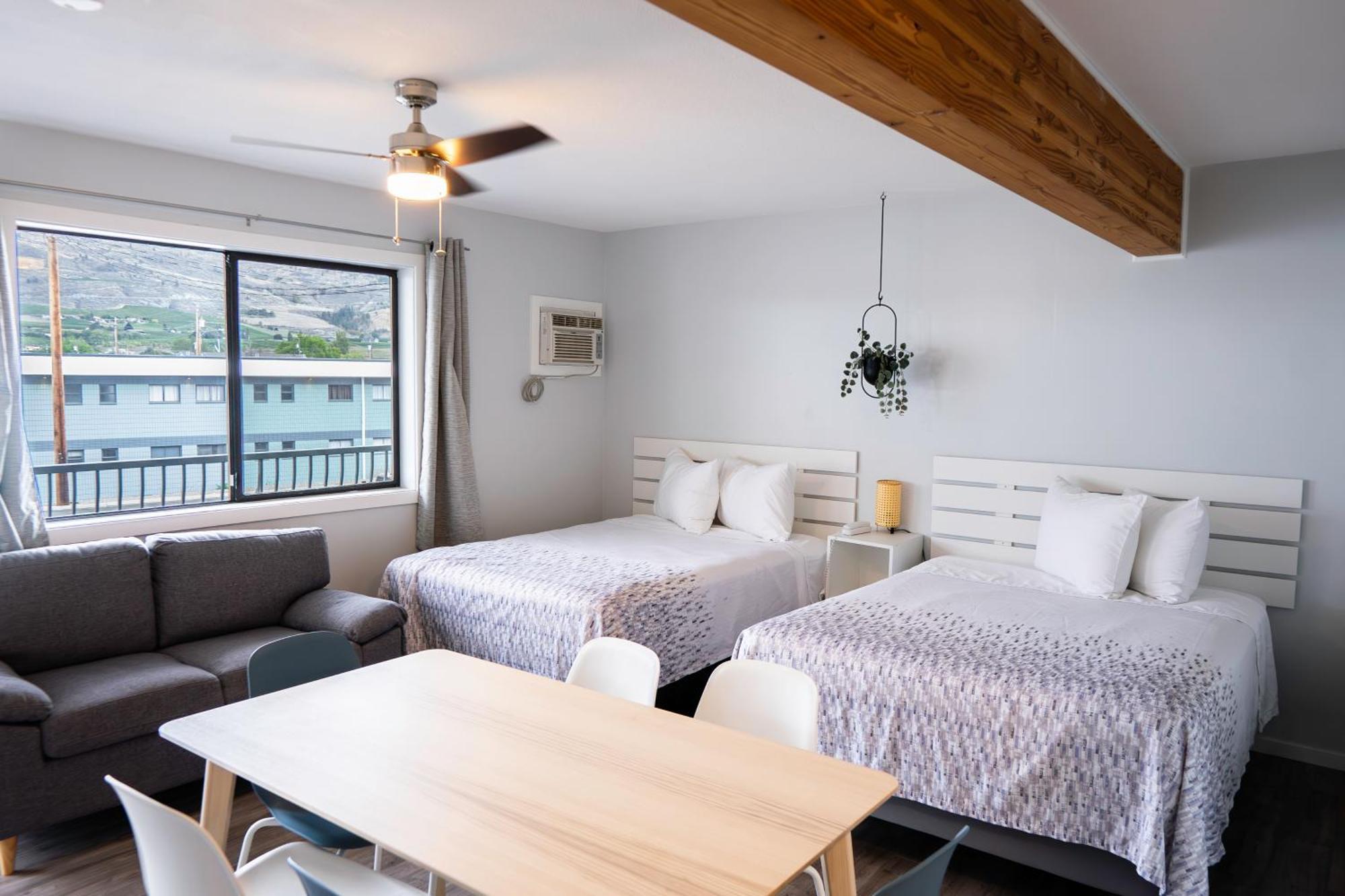 Poplars Motel On The Lake Осуюс Екстер'єр фото